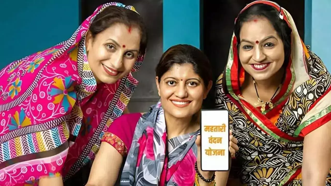 महिलाओं के खाते में आएंगे पैसे महिलाओं के खाते में आएंगे पैसे