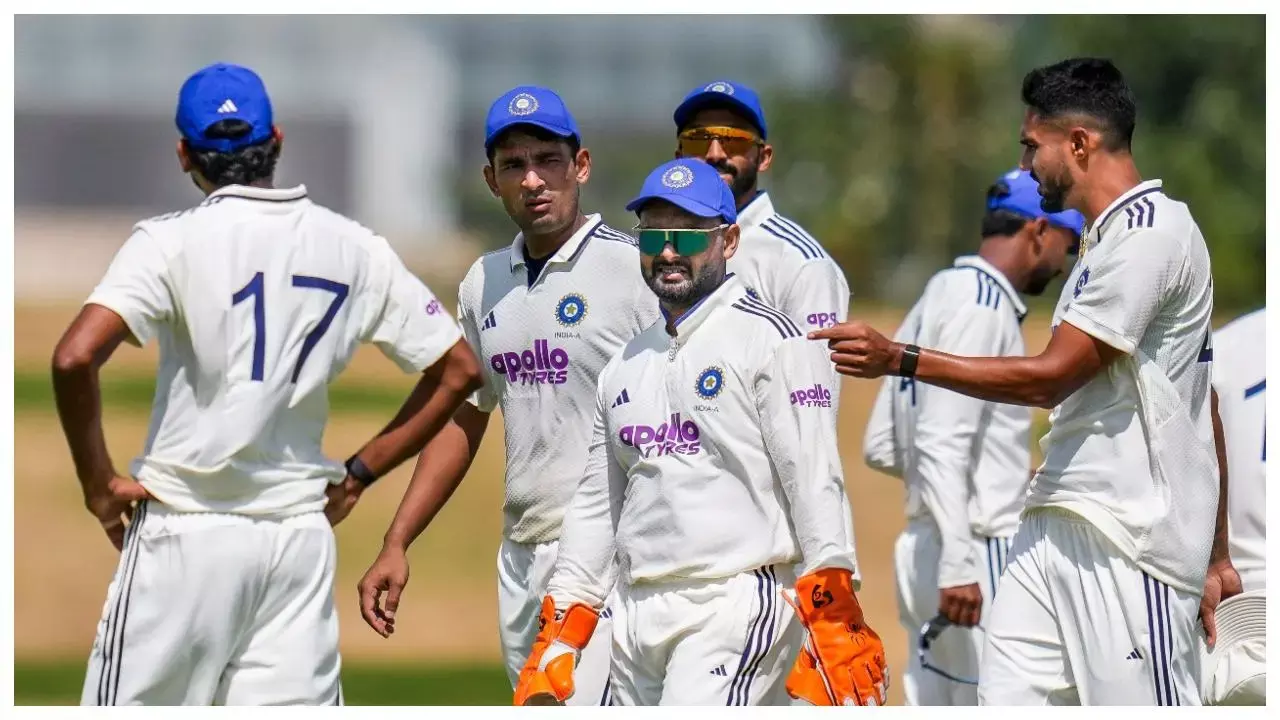 IND vs SA Test: दक्षिण अफ्रीका के खिलाफ टेस्ट सीरीज के लिए भारतीय टीम में होगी स्टार खिलाड़ी की एंट्री, स्क्वॉड में होगा एक बदलाव | Rishabh Pant set to return to