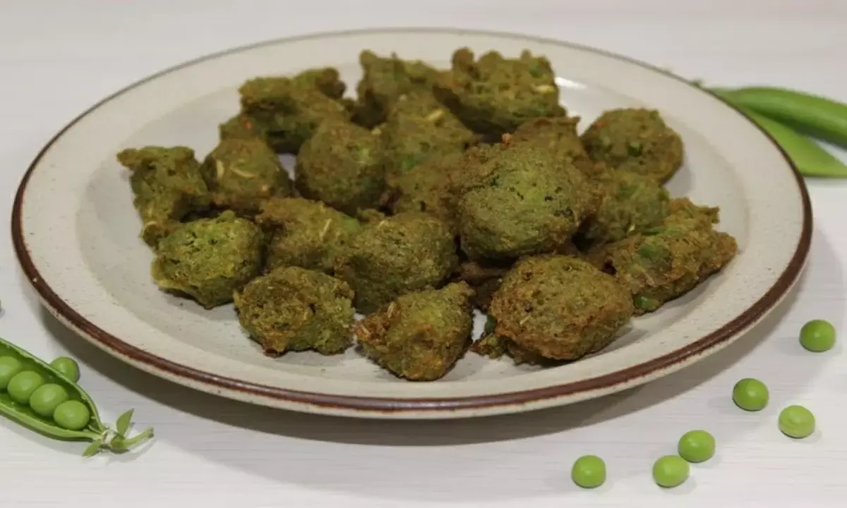 how to make matar pakoda