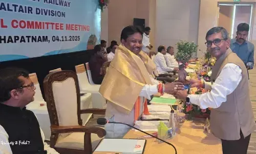 विशाखापट्टनम पहुंचे MP महेश कश्यप : बस्तर को रेल और आसमान से जोड़ने की रूपरेखा पर की चर्चा, बोले- तेज होगा विकास