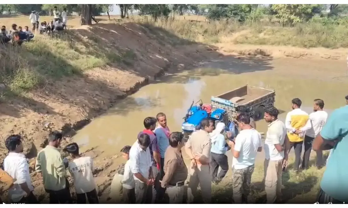 छतरपुर में पलटी ट्रैक्टर-ट्रॉली, दो किसानों की मौत