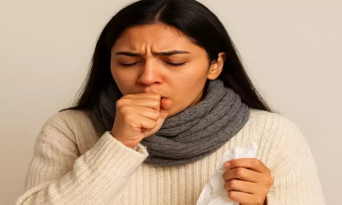 सर्दी-खांसी से परेशान महिला