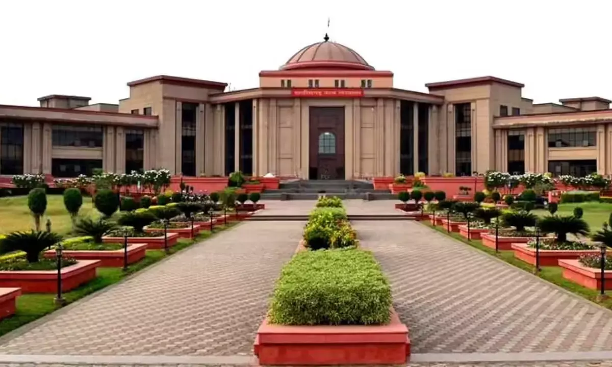 मेकाहारा पर हाईकोर्ट की सख्त टिप्पणी : स्वास्थ्य सचिव और सीजीएमएससी के एमडी से शपथ पत्र में मांगा जवाब