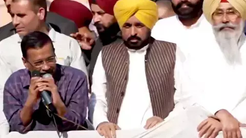 Arvind Kejriwal Road Show in Tarn Taran Arvind Kejriwal Road Show in Tarn Taran