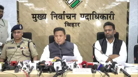 64-percent-voting-election-commission-briefing bihar election 2025