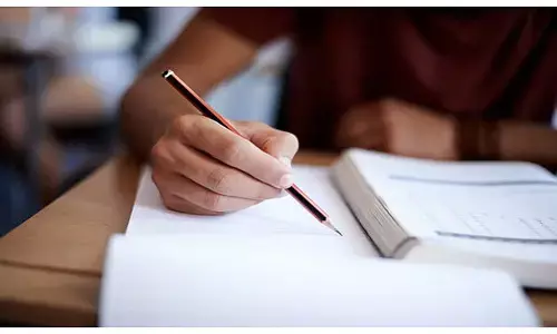 इंग्लिश में लाओ 100 में 100 मार्क्स, जानिए टॉपर जैसी कॉपी लिखने के आसान टिप्स!