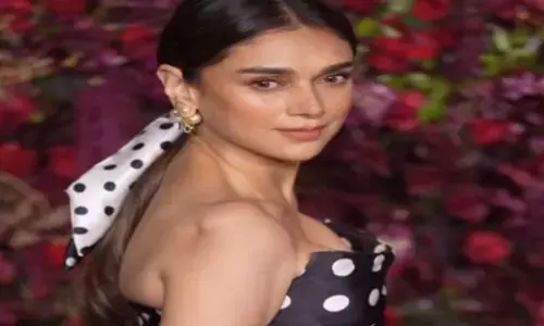 एक्ट्रेस अदिति राव हैदरी का स्टाइलिश लुक