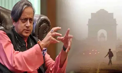 Shashi Tharoor worried on Delhi Air Pollution