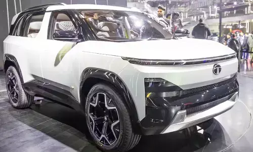 इस SUV में मिलेंगी ट्रिपल स्क्रीन, कंपनी ने टीजर दिखाकर किया कन्फर्म; हुंडई क्रेटा से मुकाबला