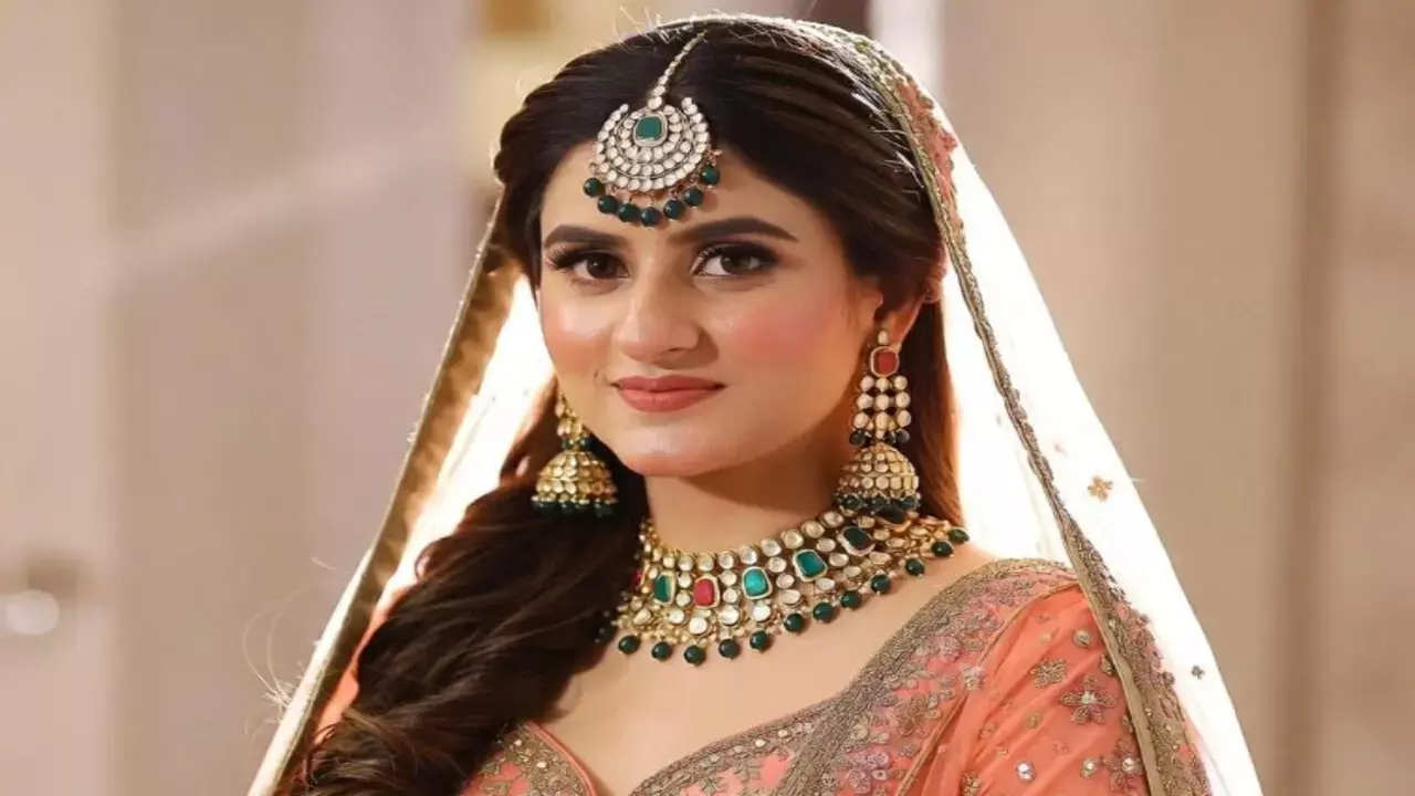 दुल्हन के लिए पीच कलर का लहंगा