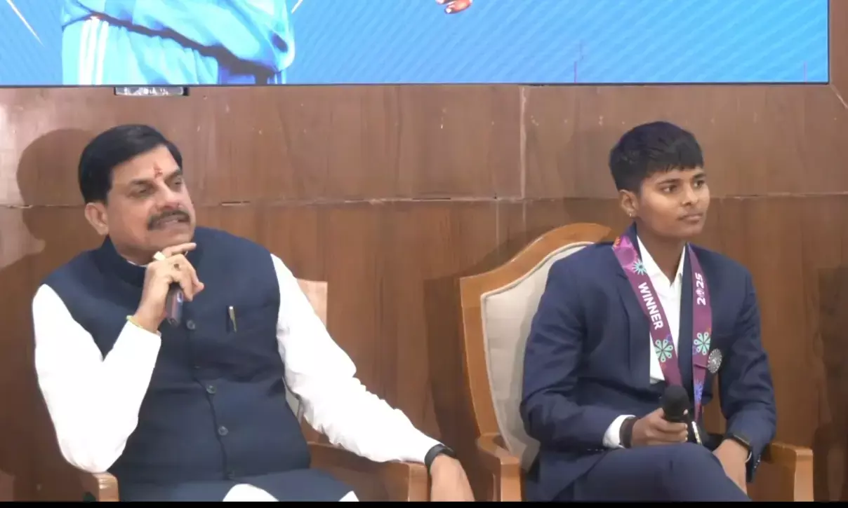 CM मोहन यादव ने किया क्रांति सिंह गौड़ का सम्मान, मां ने गहने बेचकर जिंदा रखा था सपना