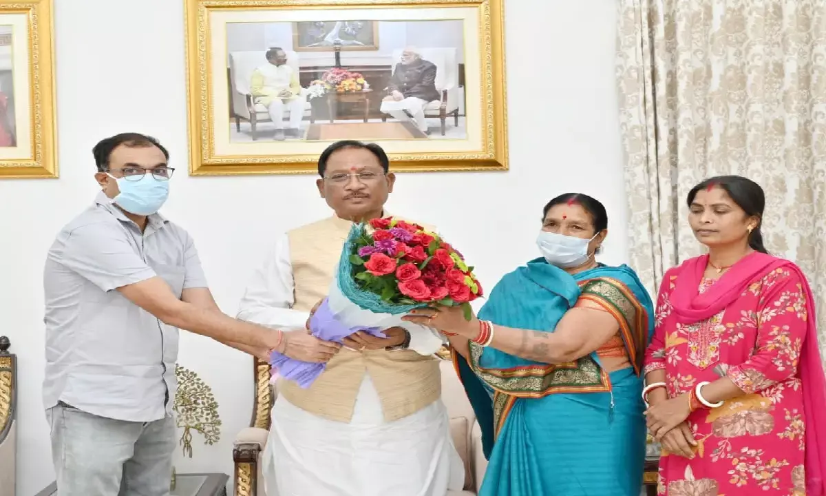 स्वास्थ्य सहायता योजना बन रही लोगों के लिए संजीवनी : गणेशराम की किडनी का हुआ सफल प्रत्यारोपण, परिवार ने CM से मिलकर जताया आभार