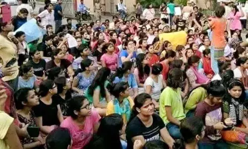 आयुष विवि का अनूठा कारनामा : दो जोन में जंची उत्तर पुस्तिकाएं, बिलासपुर में सब पास, रायपुर में टॉपर भी फेल