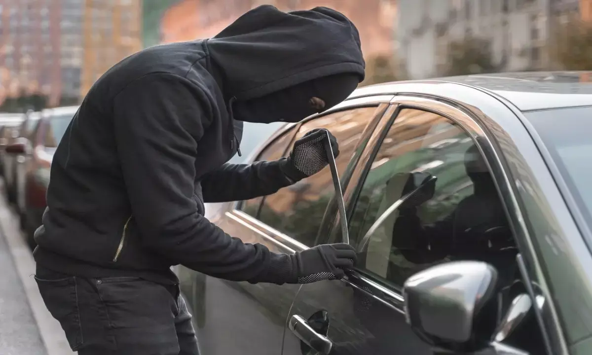 how-to-prevent-car-theft from modern hackers details