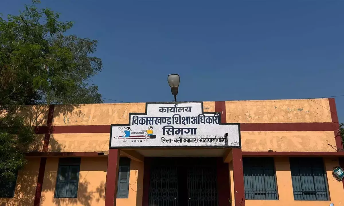 हरकतों से बाज नहीं आ रहे सरकारी शिक्षक