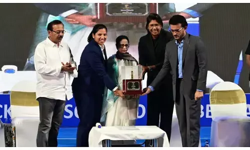 Richa ghosh felicitation awarded 34 lakhs by CAB