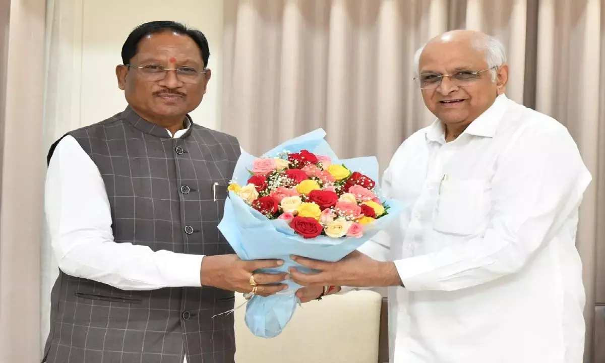 गुजरात पहुंचे सीएम साय : गांधीनगर में मुख्यमंत्री भूपेंद्र पटेल से की भेंट, दोनों ने अपने- अपने अनुभव किए साझा