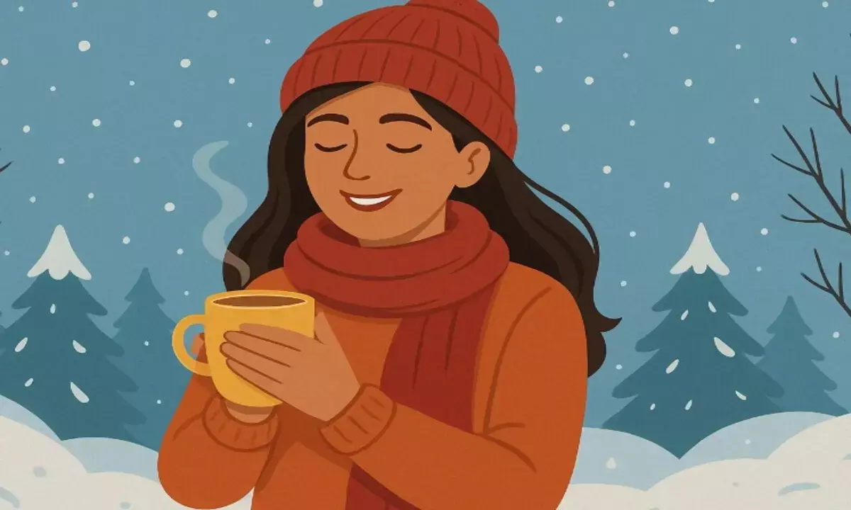 ठंड का मजा लेती युवती