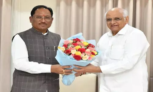 गुजरात पहुंचे सीएम साय : गांधीनगर में मुख्यमंत्री भूपेंद्र पटेल से की भेंट, दोनों ने अपने- अपने अनुभव किए साझा