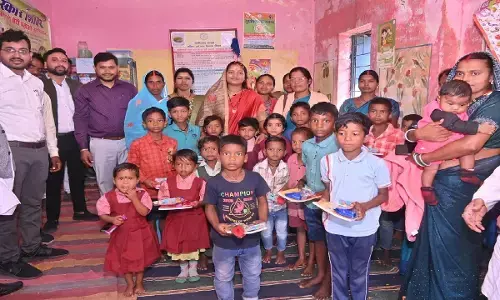 मंत्री लक्ष्मी राजवाड़े का जन्मदिन : बच्चों के साथ बांटी खुशियां, बुजुर्गों का लिया आशीर्वाद मंत्री लक्ष्मी राजवाड़े का जन्मदिन : बच्चों के साथ बांटी खुशियां, बुजुर्गों का लिया आशीर्वाद