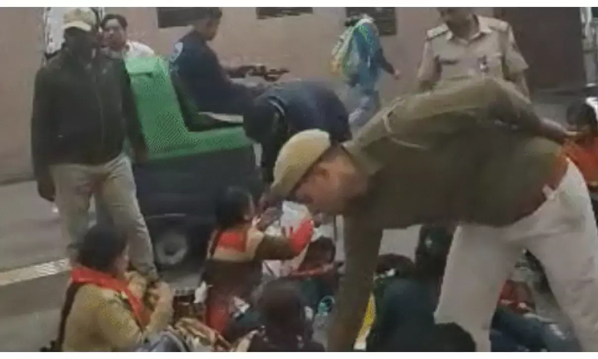 भीड़ वाली जगहों पर चेकिंग, पुलिसकर्मियों की छुट्टियां निरस्त