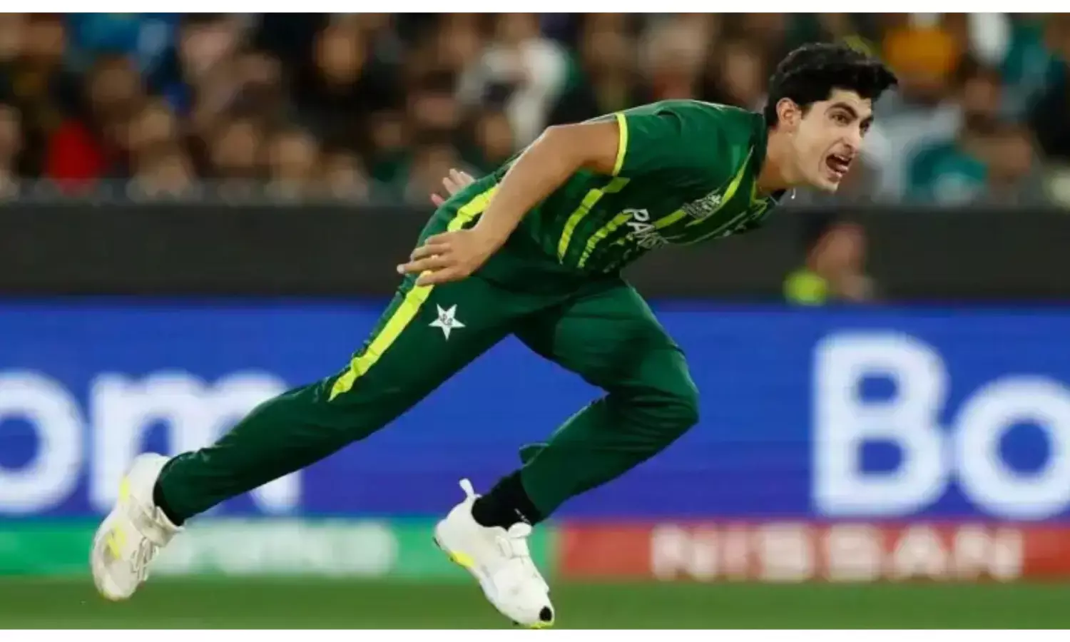 Naseem shah firing at house