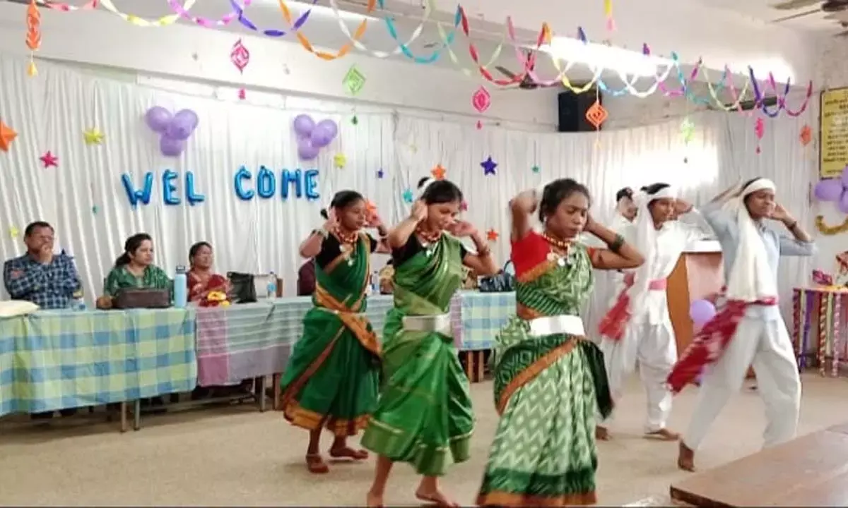 DIET बेमेतरा में नव छात्र अध्यापकों का स्नेहिल स्वागत