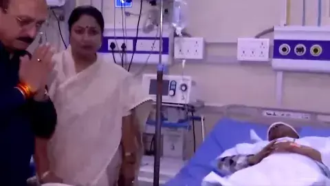 CM Rekha Gupta in LNJP CM Rekha Gupta in LNJP