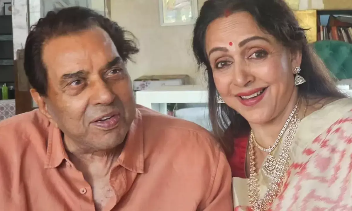 हेमा मालिनी ने पति धर्मेंद्र की तबीयत पर अपडेट दिया।