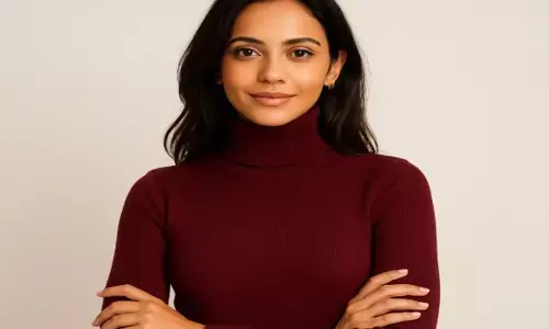 टर्टल नेक स्वेटर