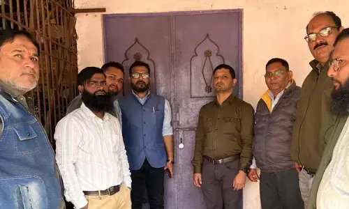 वेल्डिंग दुकान के अंदर झोलाछाप डॉक्टर चला रहा था उपचार केंद्र