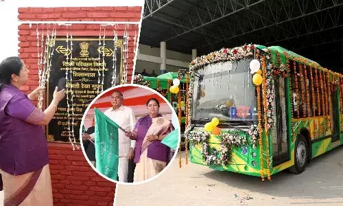 CM Rekha Gupta Flagged Off 50 New Electric Buses