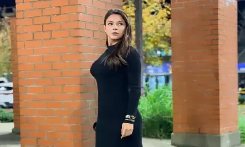 शहनाज गिल का स्टाइलिश लुक