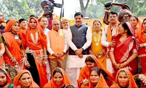 Tribal Pride Day Celebration in Alirajpur CM Mohan Yadav Unveils Statues of Birsa Munda & Chitu Kirad