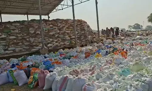 धान खरीदी में लापरवाही पर कड़ी कार्यवाही