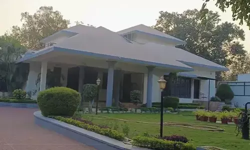 पैथोलोजिस्ट के घर आयकर आधिकारी बनकर घुसे संदिग्ध