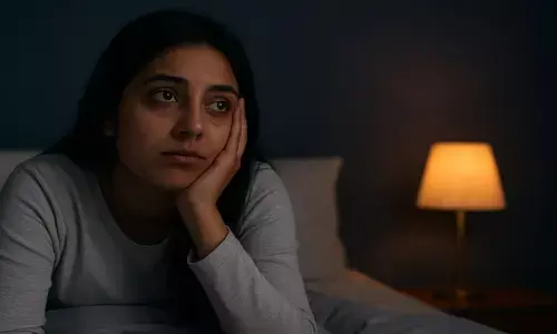 महिला को नींद नहीं आने की दिक्कत