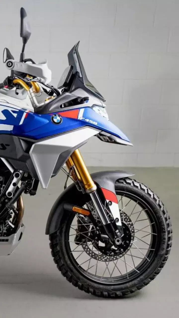 BMW ने चुपचाप शुरू की इस दमदार बाइक की बुकिंग, देखें डिटेल्स