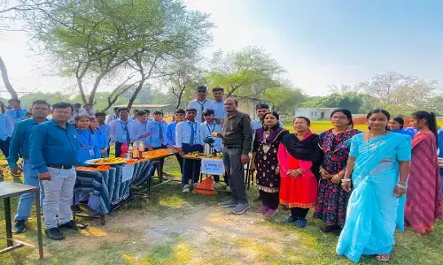 हाईस्कूल में लगा आनंद मेला : बच्चों ने समूह बनाकर लगाए 12 स्टाल,कमाया मुनाफा-जीते पुरस्कार