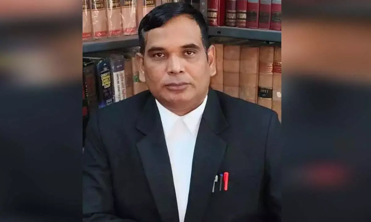 अधिवक्ता परिवार पर पुलिसकर्मियों का हमला