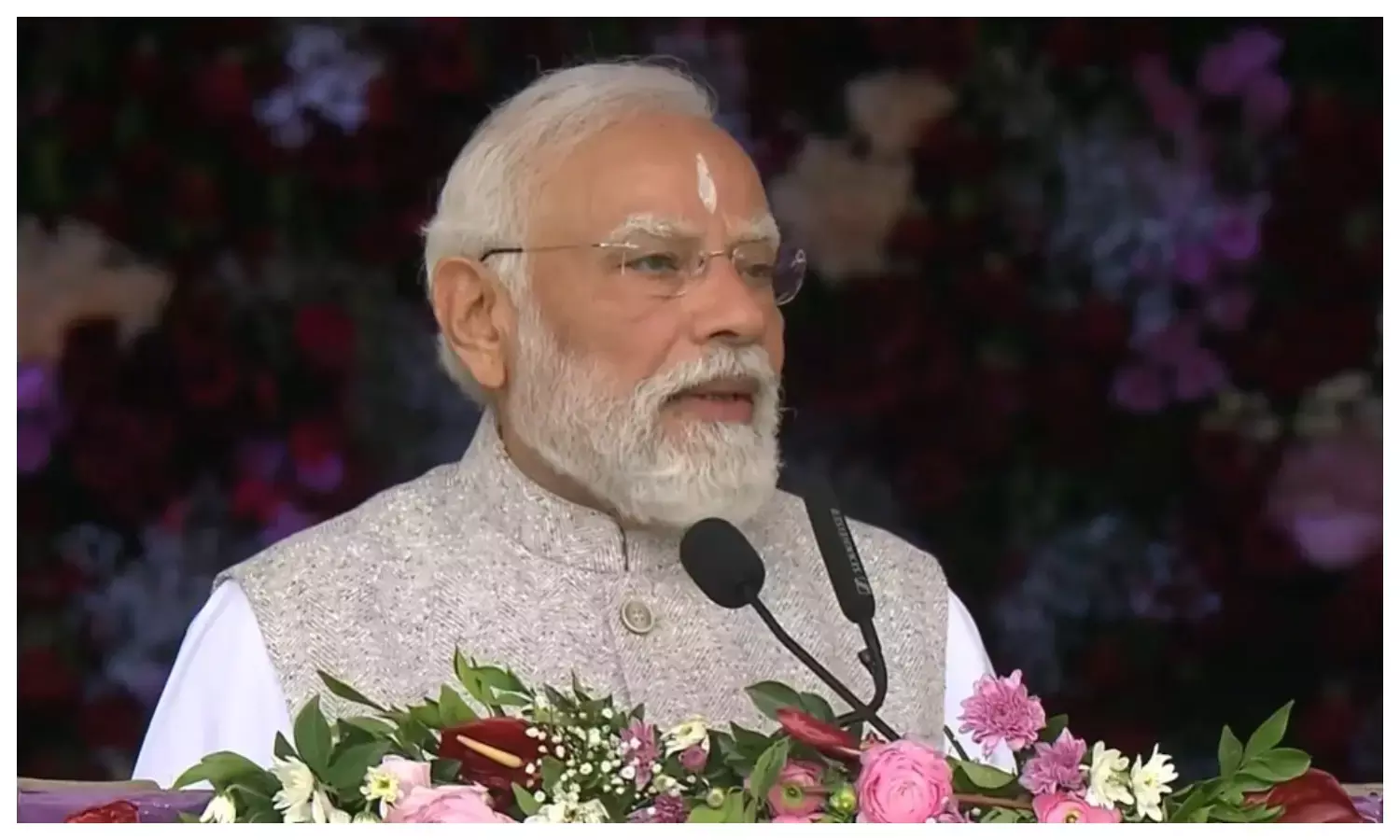 PM मोदी ने जारी किया स्मारक सिक्का, बोले- यह उत्सव नहीं एक दिव्य वरदान है