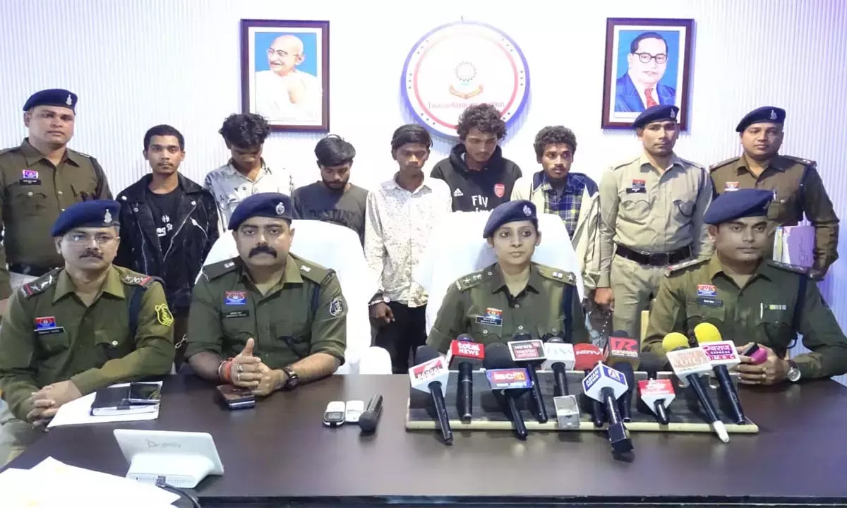 लूट और चाकूबाजी की वारदातों का किया खुलासा