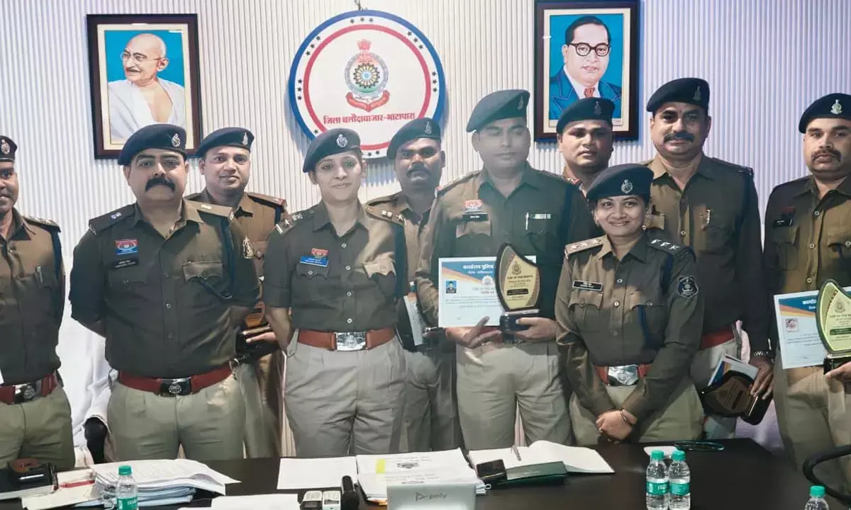 बलौदा बाजार एसपी ने किया सम्मानित