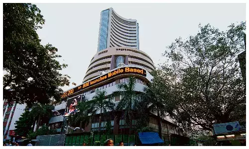 कमजोर वैश्विक संकेतों के बीच सेंसेक्स में 76.22 अंक की तेजी, 25,921 के ऊपर