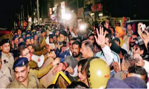 करणी सेना का अध्यक्ष पहुंचा रायपुर : पुलिस अफसरों को दी थी धमकी, गिरफ्तारी के बाद मिली जमानत