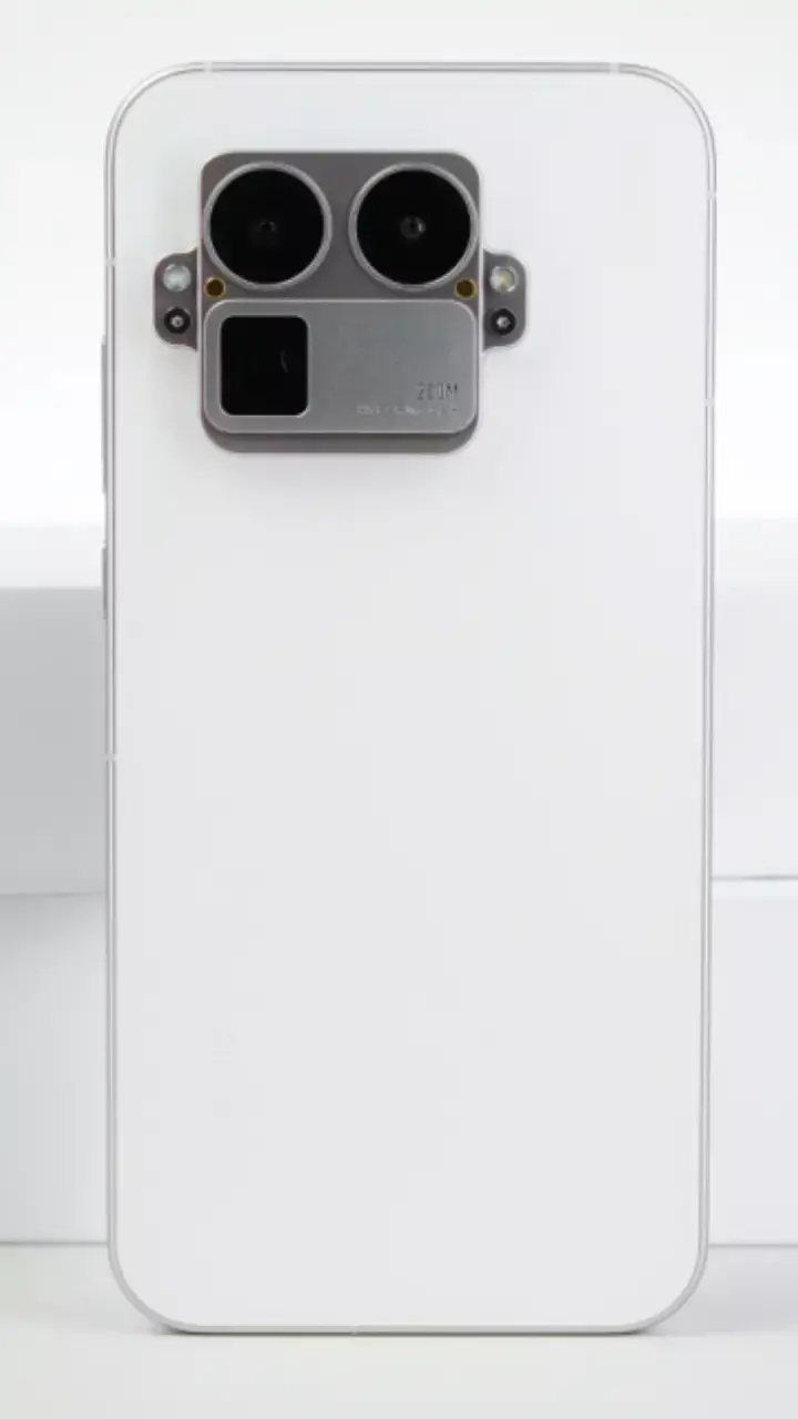 Realme GT8 Pro पहुंचा मार्केट में — 200MP टेलीफोटो कैमरा और 7000mAh बैटरी के साथ किया धमाकेदार आगाज़