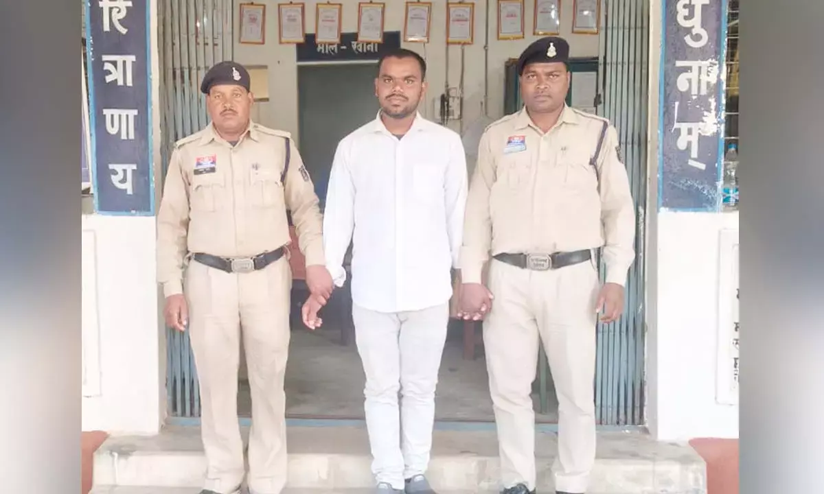 शातिर ठग गिरफ्तार : आरटीआई के नाम से पंचायत सचिवों को दे रहा था धमकी, 90 हजार वसूलने की कोशिश हुई नाकाम