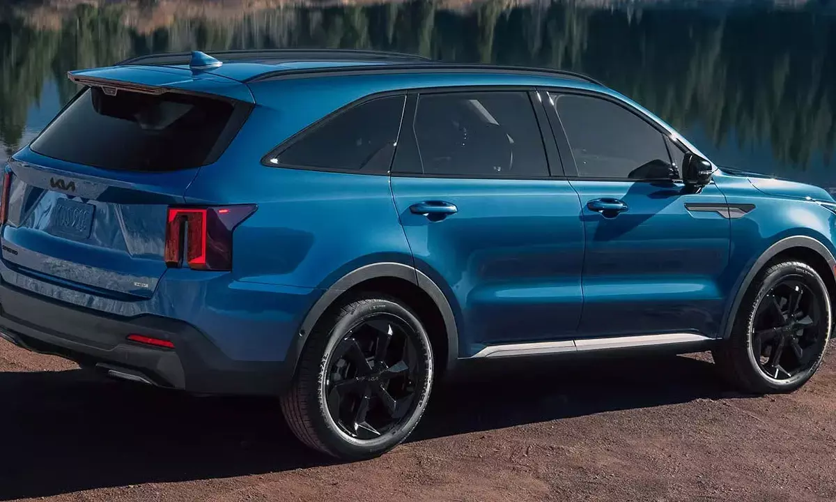 भारतीय सड़कों पर पहली बार दौड़ती दिखी ये 7-सीटर, कई प्रीमियम SUV से होगा मुकाबला