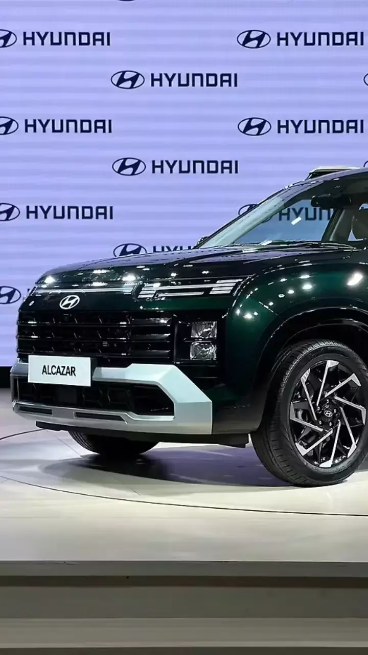 Hyundai Alcazar पर नवंबर में मिल रहा है 50,000 रुपये तक का डिस्काउंट, देखें