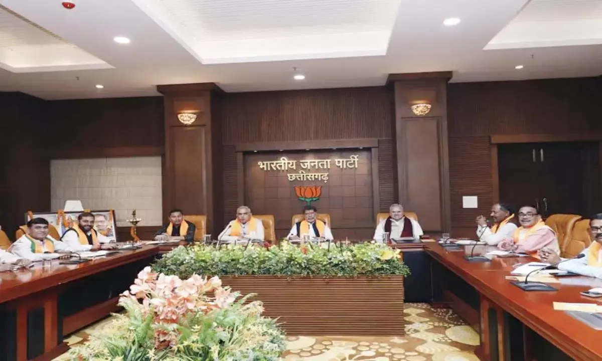 भाजपा प्रदेश पदाधिकारियों की बैठक : संगठन महामंत्री शिवप्रकाश ने दी नसीहत- सत्ता का नशा न हो, संतुलित रखें आचरण